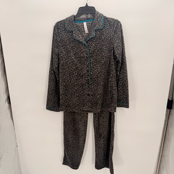 Gilligan & O’Malley NWOT Leopard Print Pajama Set Button Front Size Small Medium - Picture 3 of 16
